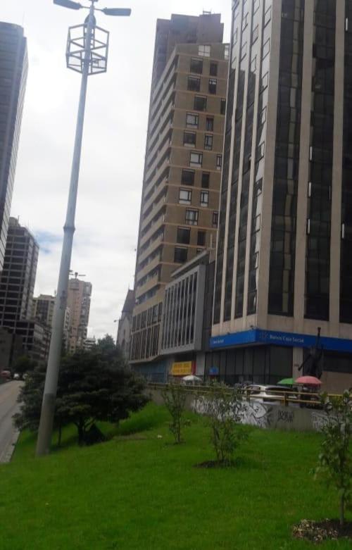 Toscano S Aparta Estudio Hospedaje Amoblado Torre 2 Equilibrium Bogota Exterior photo